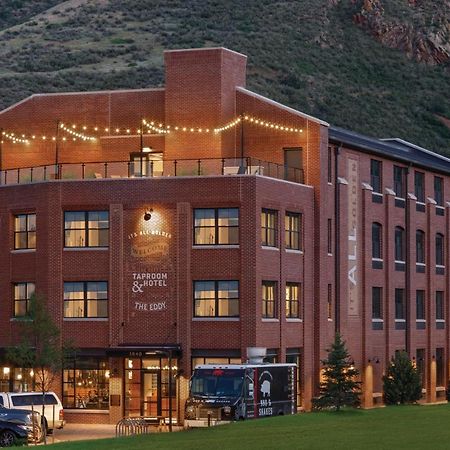 The Eddy Taproom & Hotel Golden Bagian luar foto