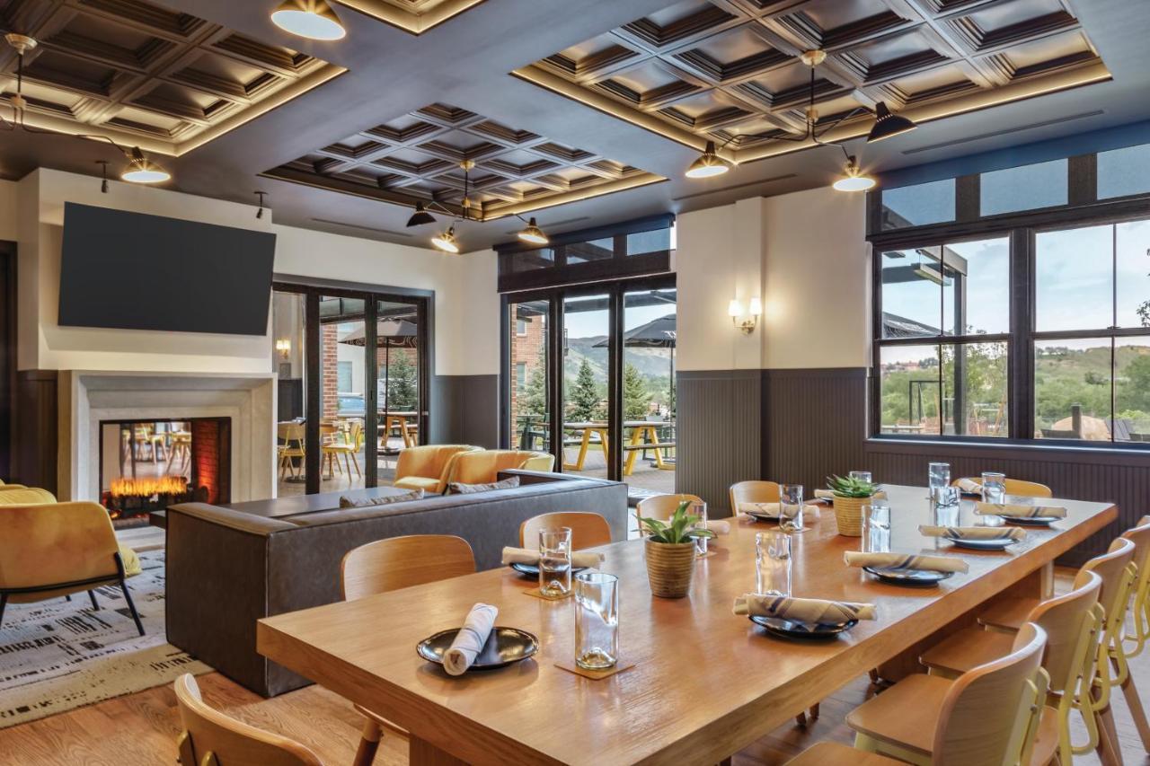 The Eddy Taproom & Hotel Golden Bagian luar foto