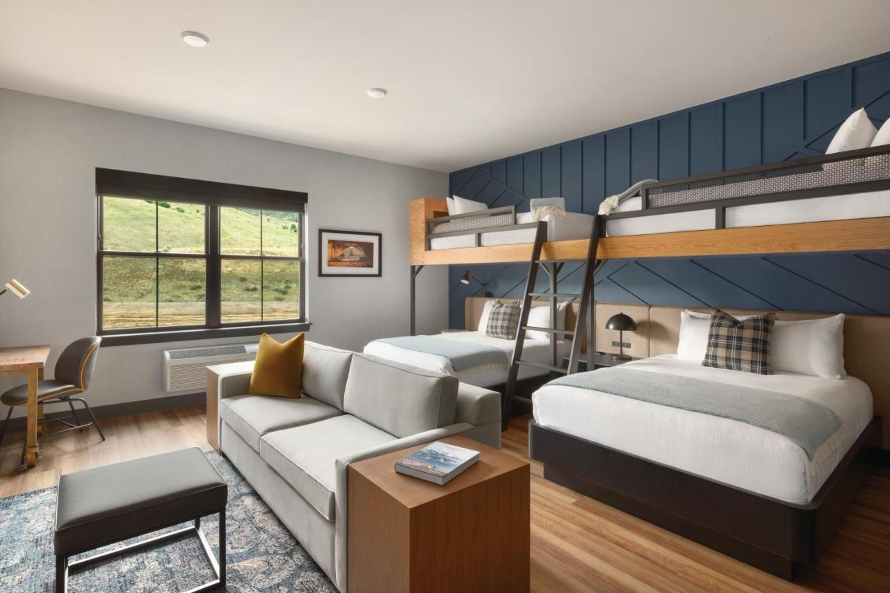 The Eddy Taproom & Hotel Golden Bagian luar foto