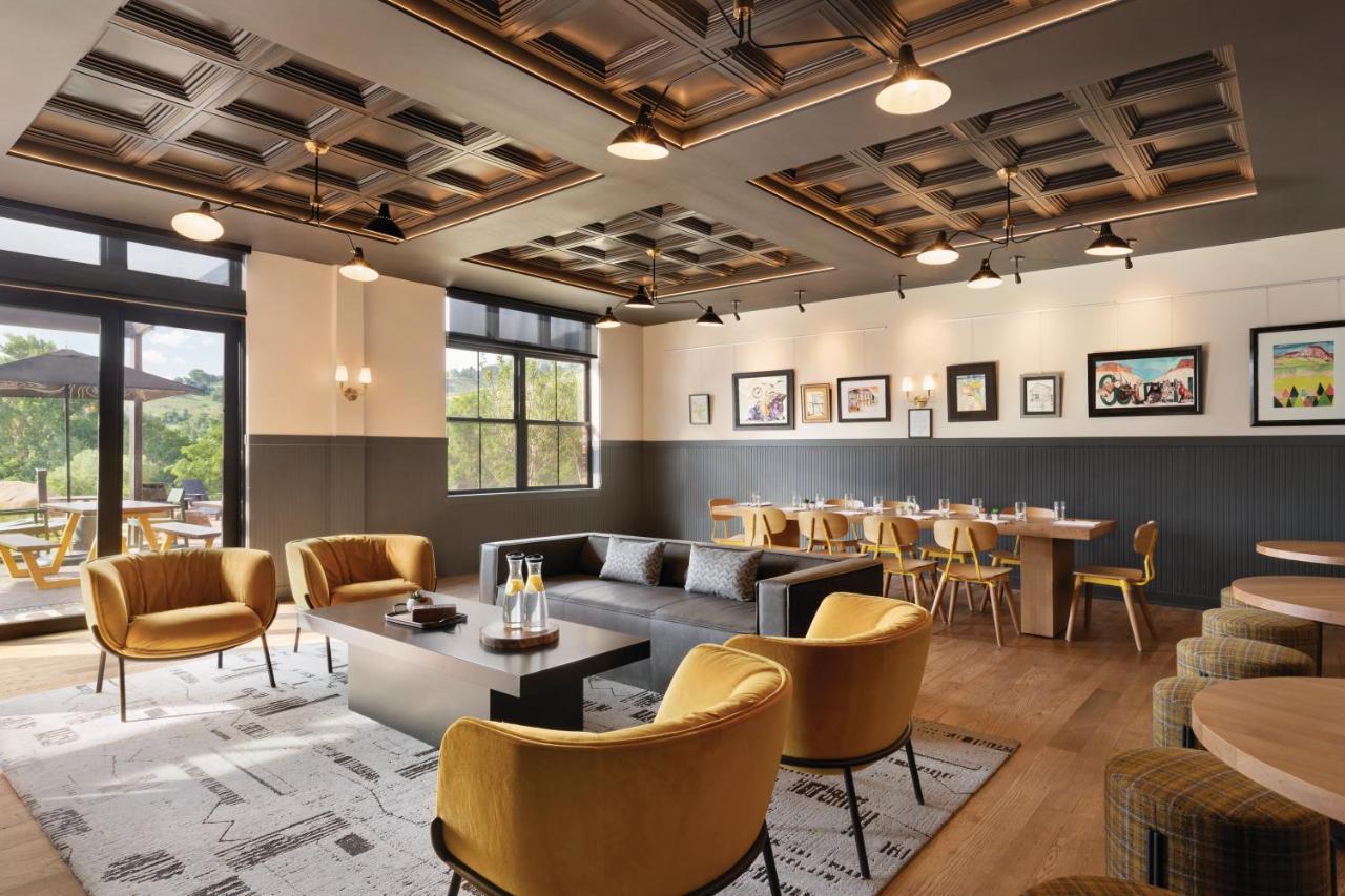 The Eddy Taproom & Hotel Golden Bagian luar foto