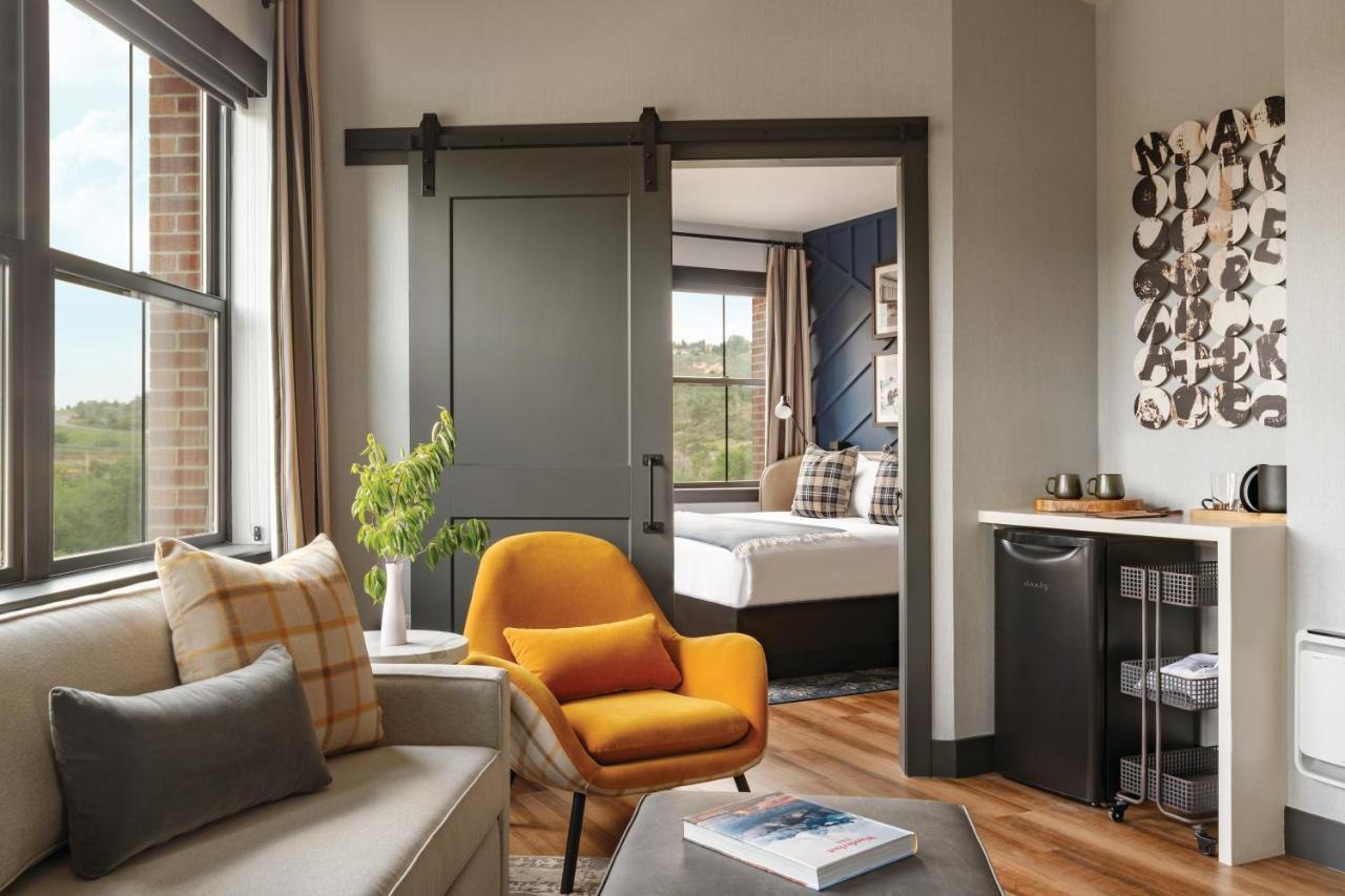 The Eddy Taproom & Hotel Golden Bagian luar foto