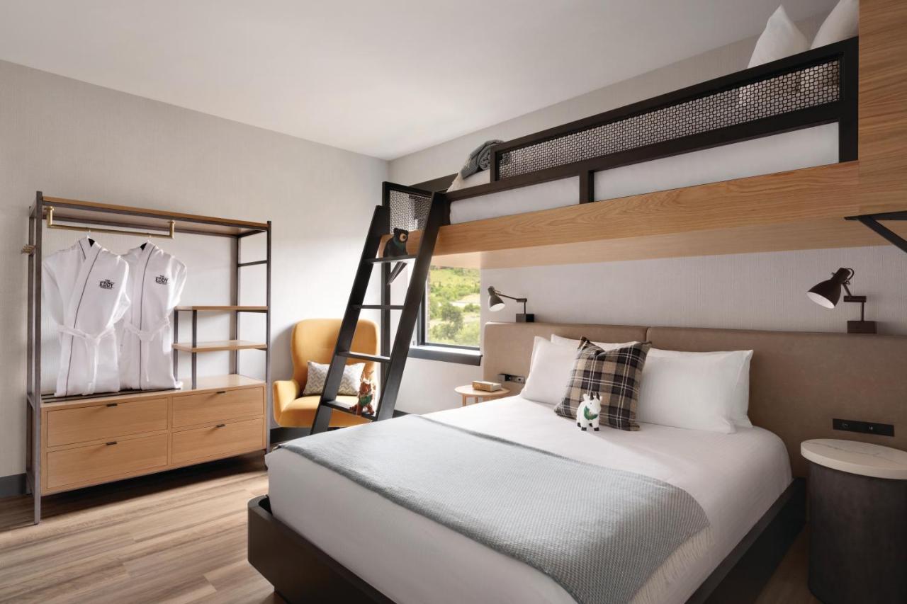 The Eddy Taproom & Hotel Golden Bagian luar foto